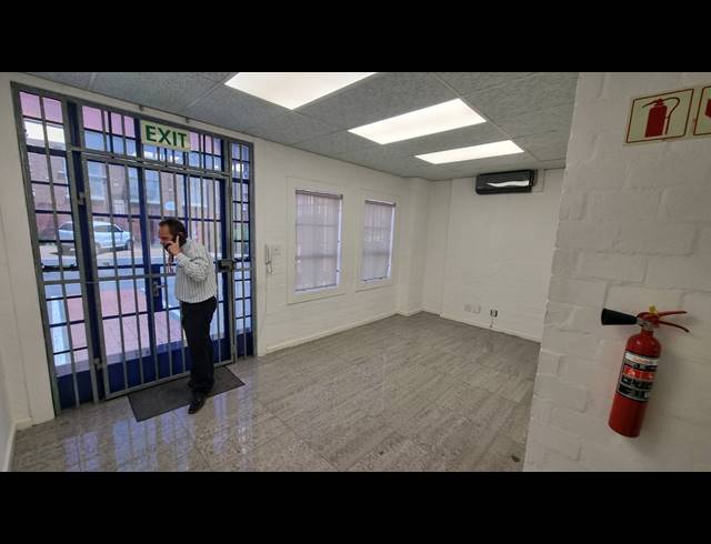 200M² WAREHOUSE TO LET IN OBSERVATORY